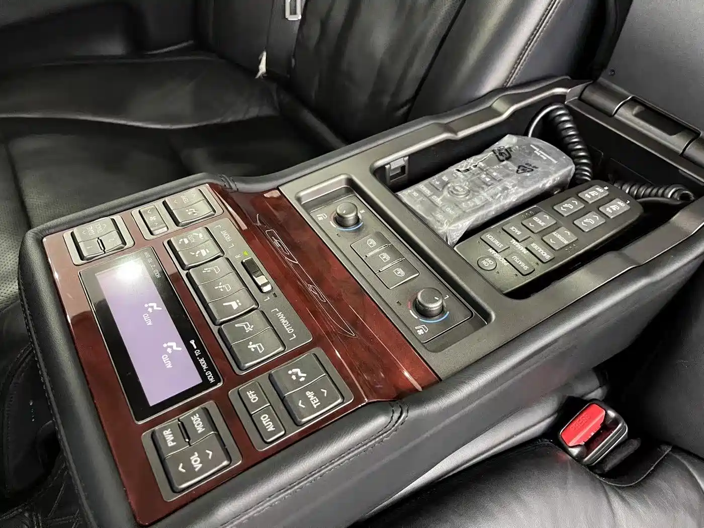 Lexus LS 2010 460L Premium Edition фото 11