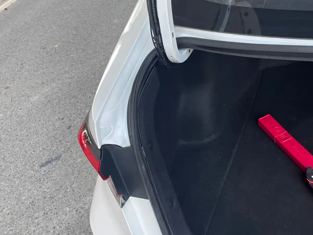 Toyota Corolla 2021 Hybrid 1.8L E-CVT Elite Edition фото 13