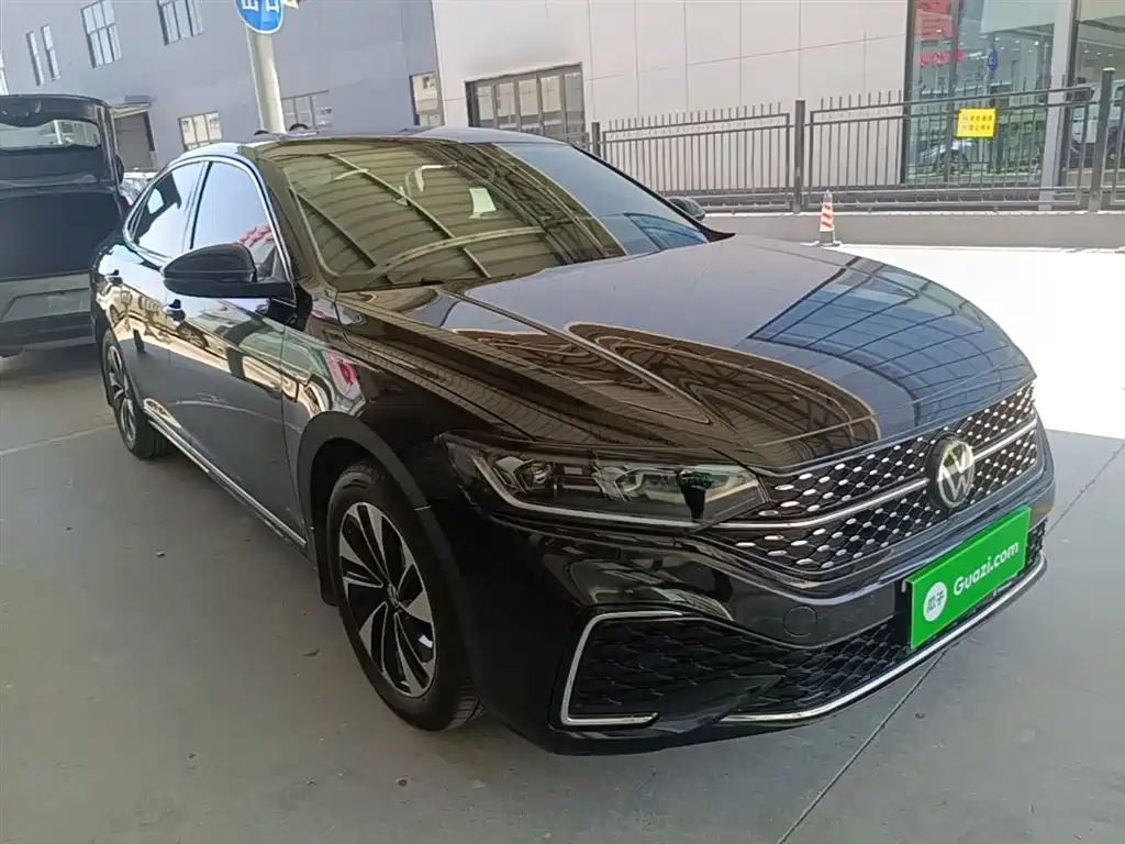Volkswagen Passat 2022 330TSI Starlight Elite Edition фото 4