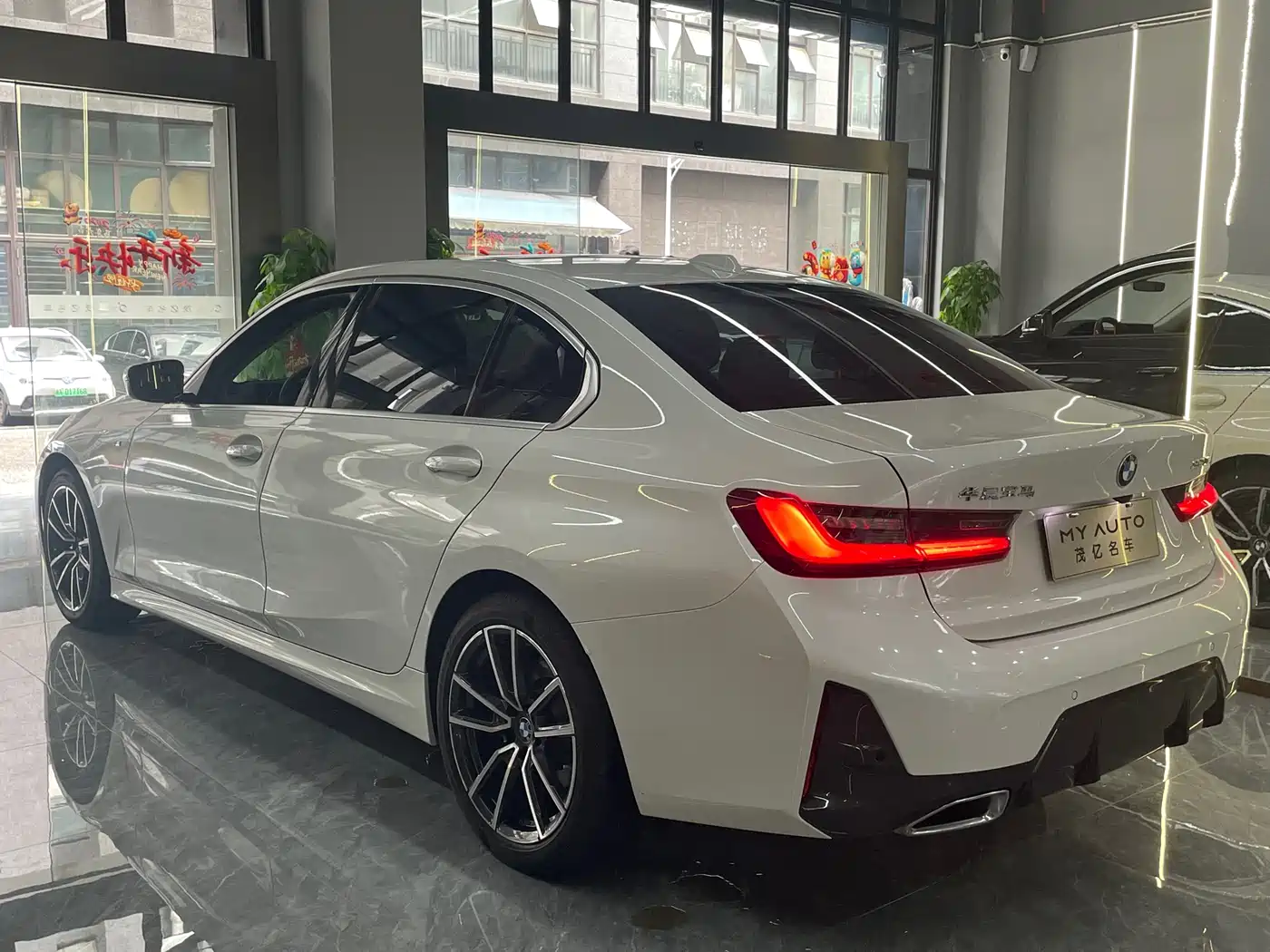 BMW 3 Series 2023 320Li M Sport Package фото 22