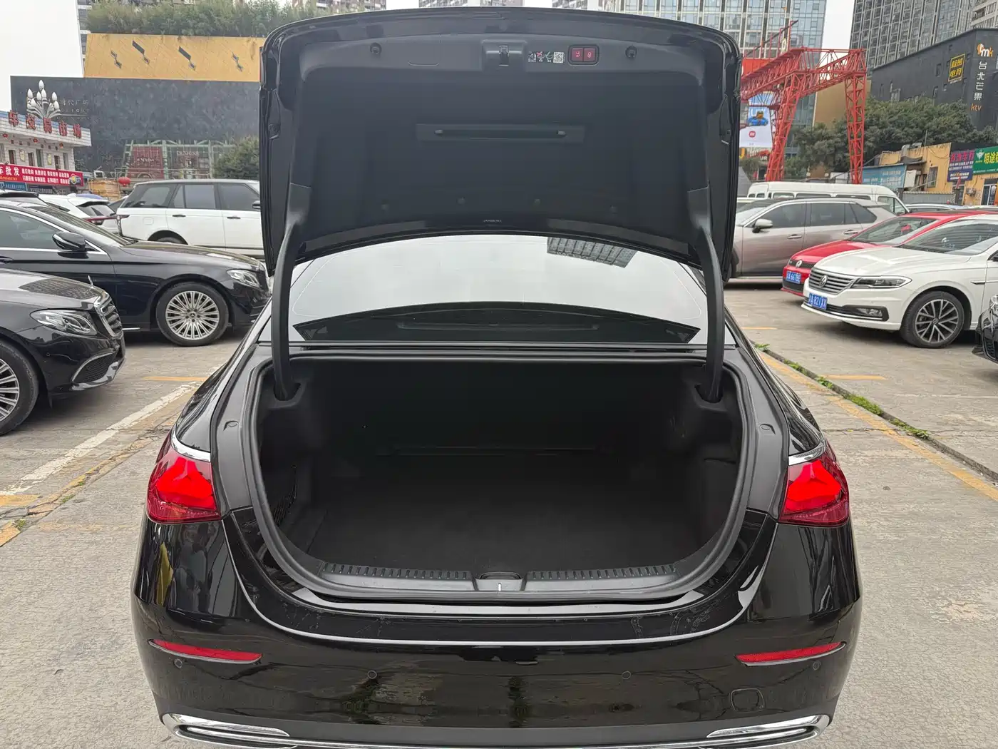 MERCEDES-BENZ E-CLASS