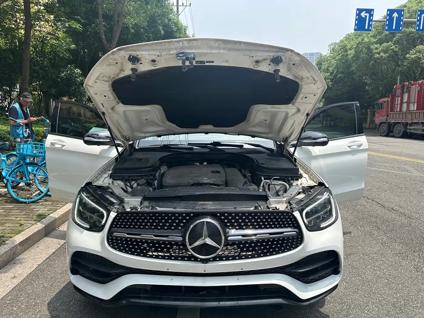 Mercedes-Benz GLC Coupe 2020 GLC 260 4MATIC Coupe SUV фото 6