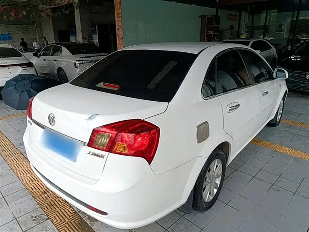 Buick Excelle 2015 1.5L Manual Classic фото 7