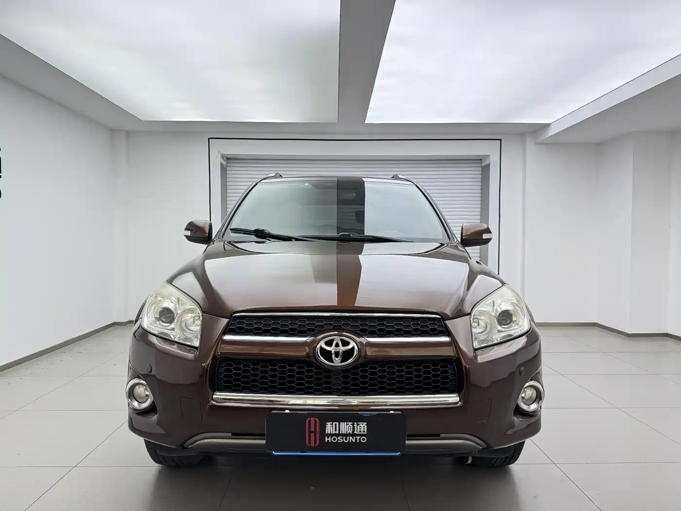 Toyota RAV4 Rongfang 2011 2.0L Automatic Luxury Edition фото 2