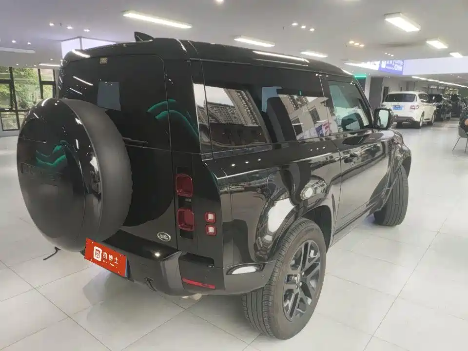 Land Rover Defender 2023 Facelift 90 3.0T P400 XS фото 13