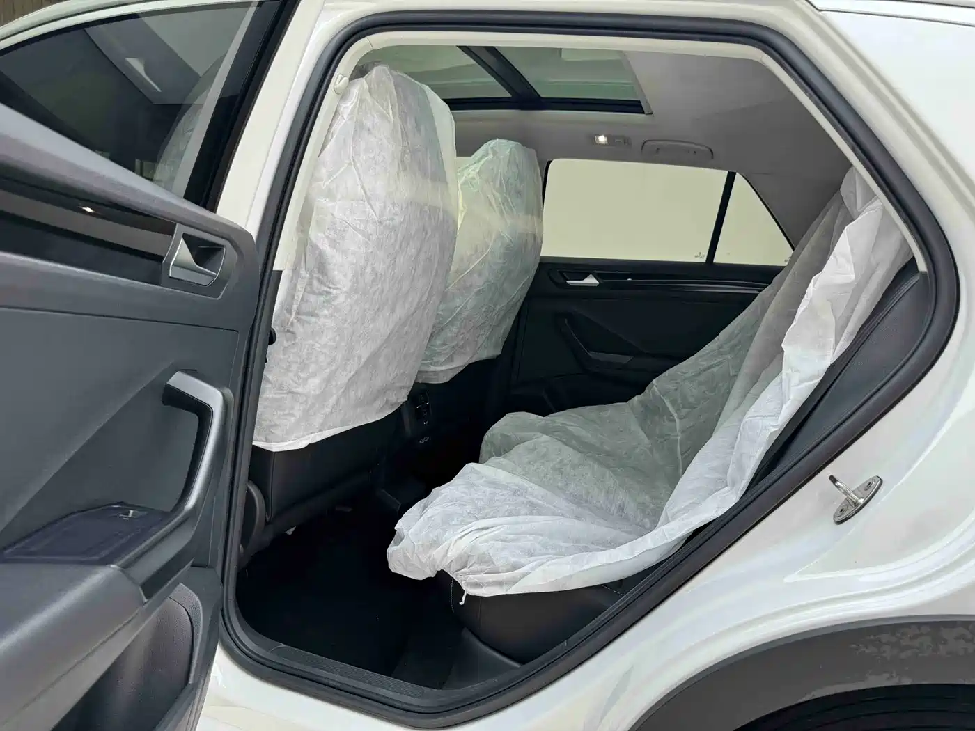 Volkswagen T-ROC 2022 280TSI DSG 2WD Comfort PLUS фото 24