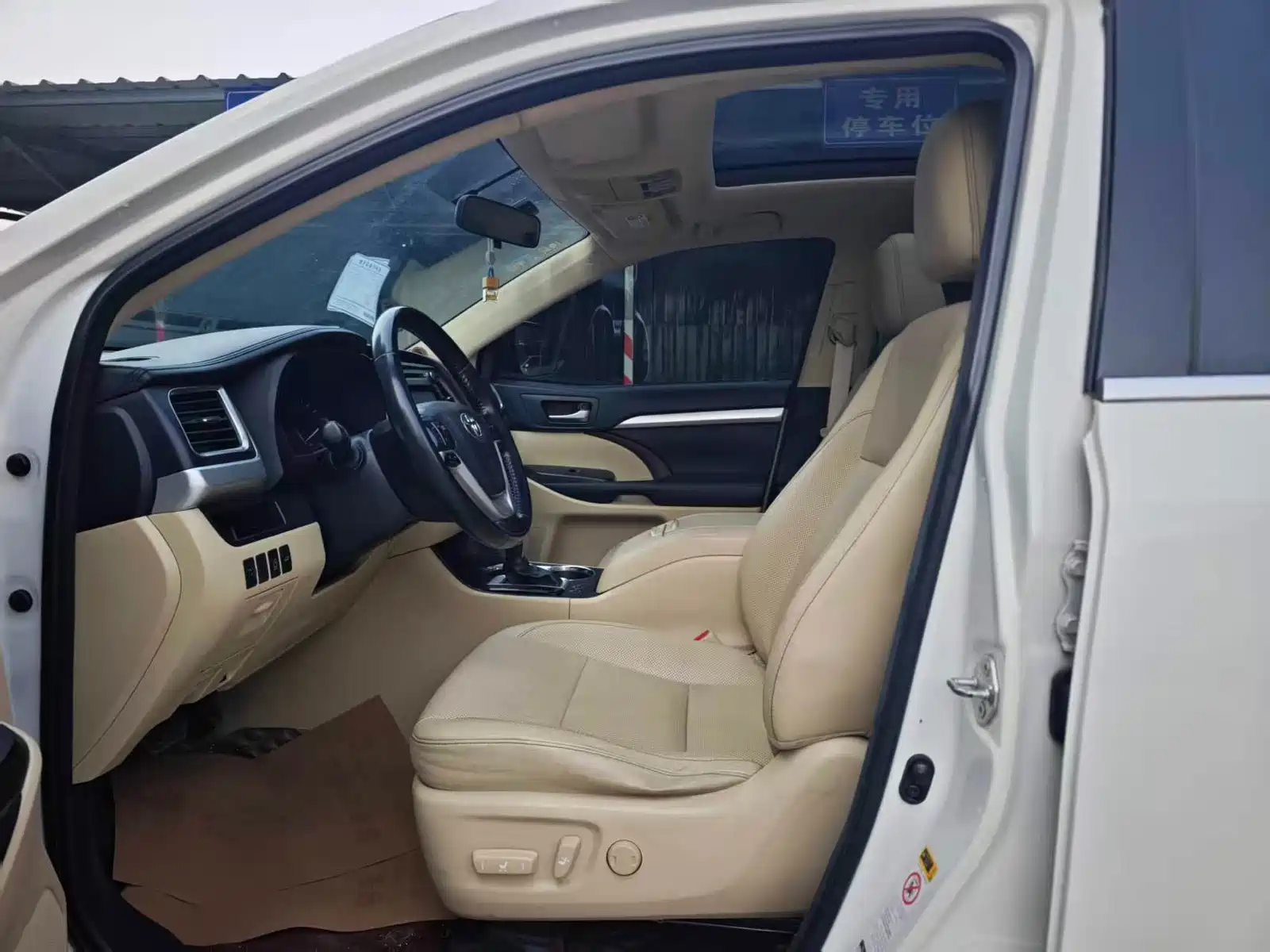 Фото 8 - Toyota Highlander