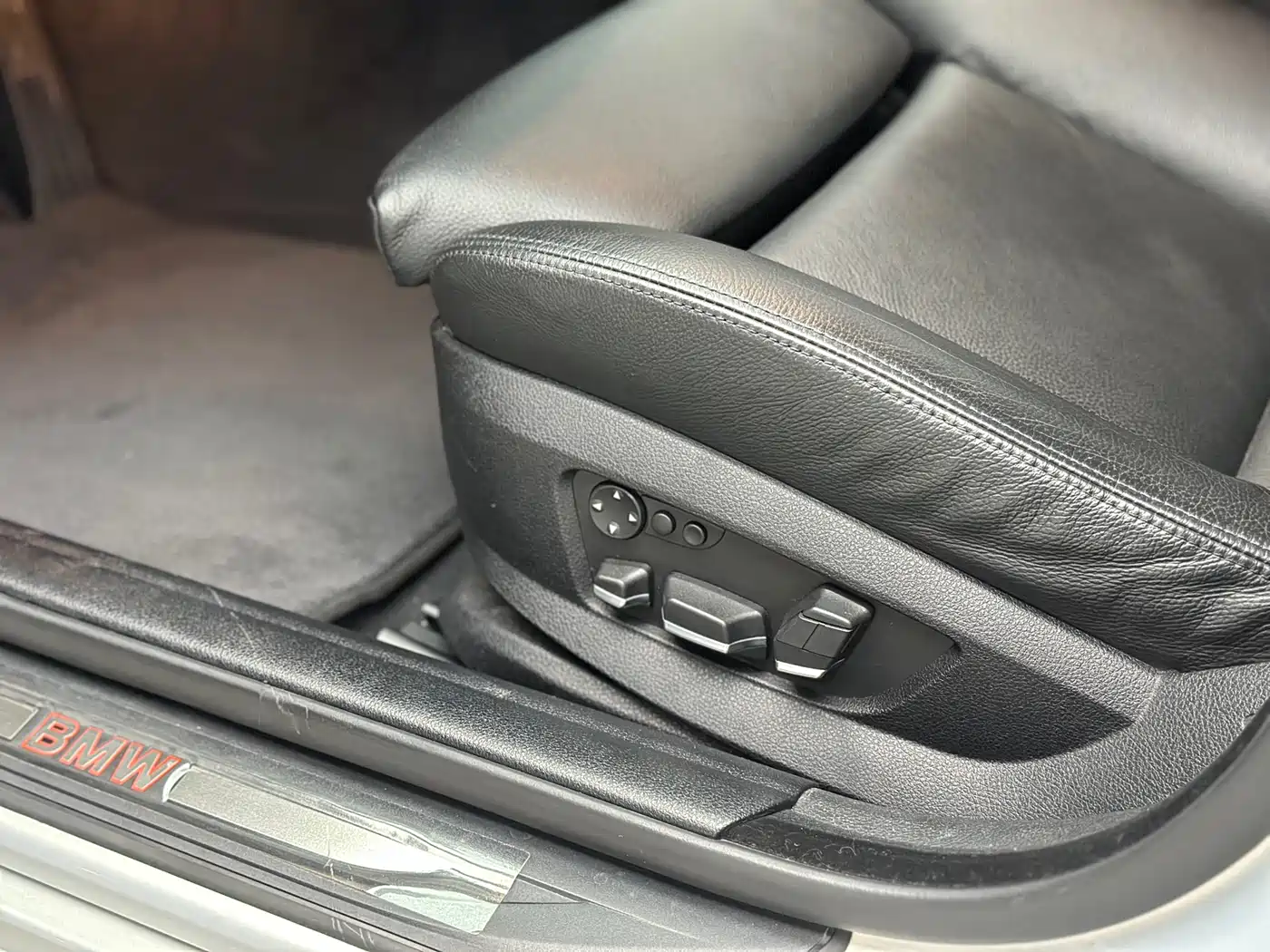 BMW 5 Series 2011 535Li Luxury фото 22