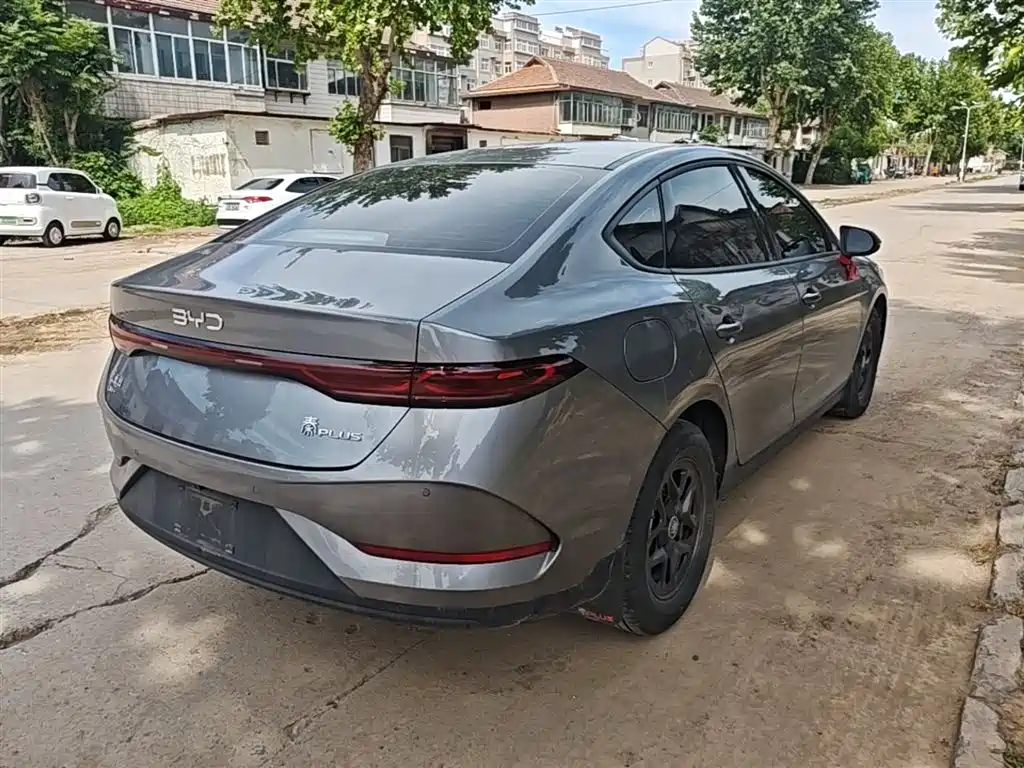 BYD Qin PLUS 2025 DM-i Smart Drive 55KM Leader фото 7