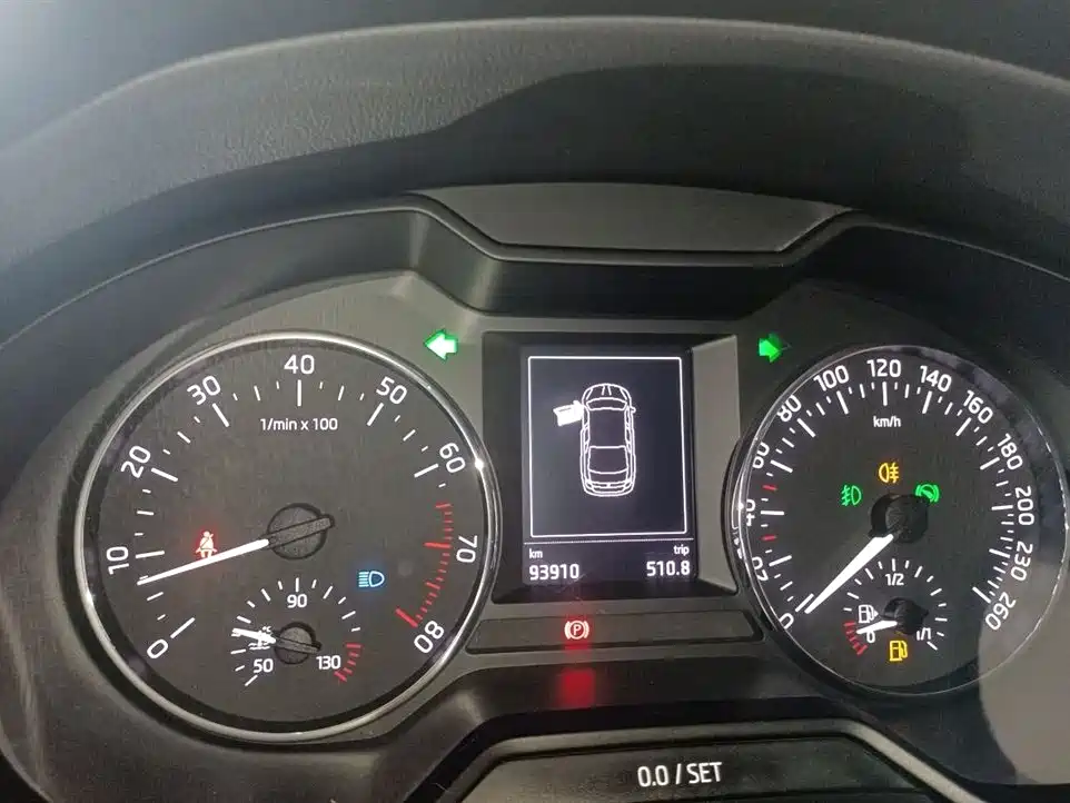 Škoda Octavia 2017 1.6L Automatic Smart Edition фото 9