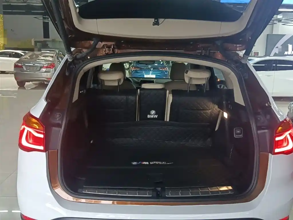BMW X1 2016 sDrive18Li Luxury Model фото 19