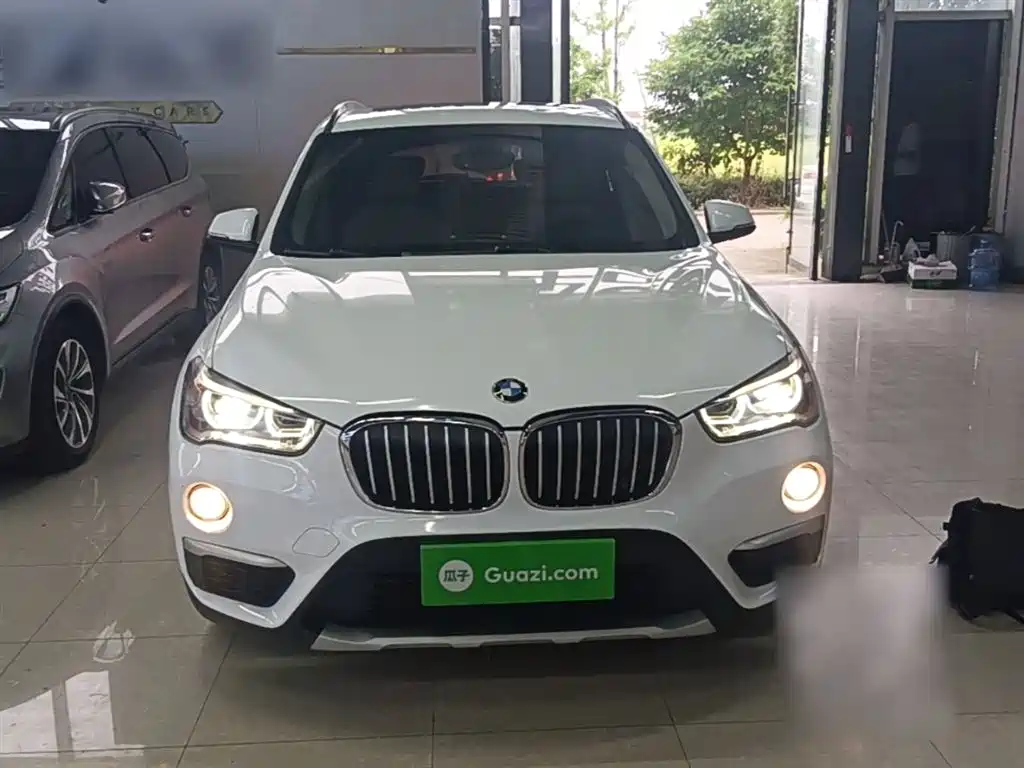 BMW X1 2016 sDrive18Li Luxury Model фото 3