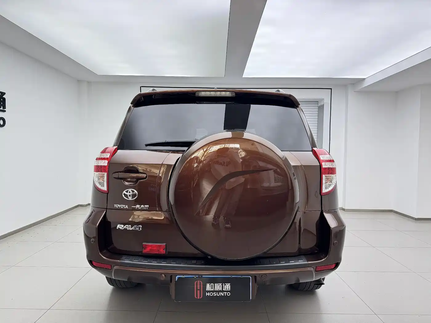 Toyota RAV4 Rongfang 2011 2.0L Automatic Luxury Edition фото 8