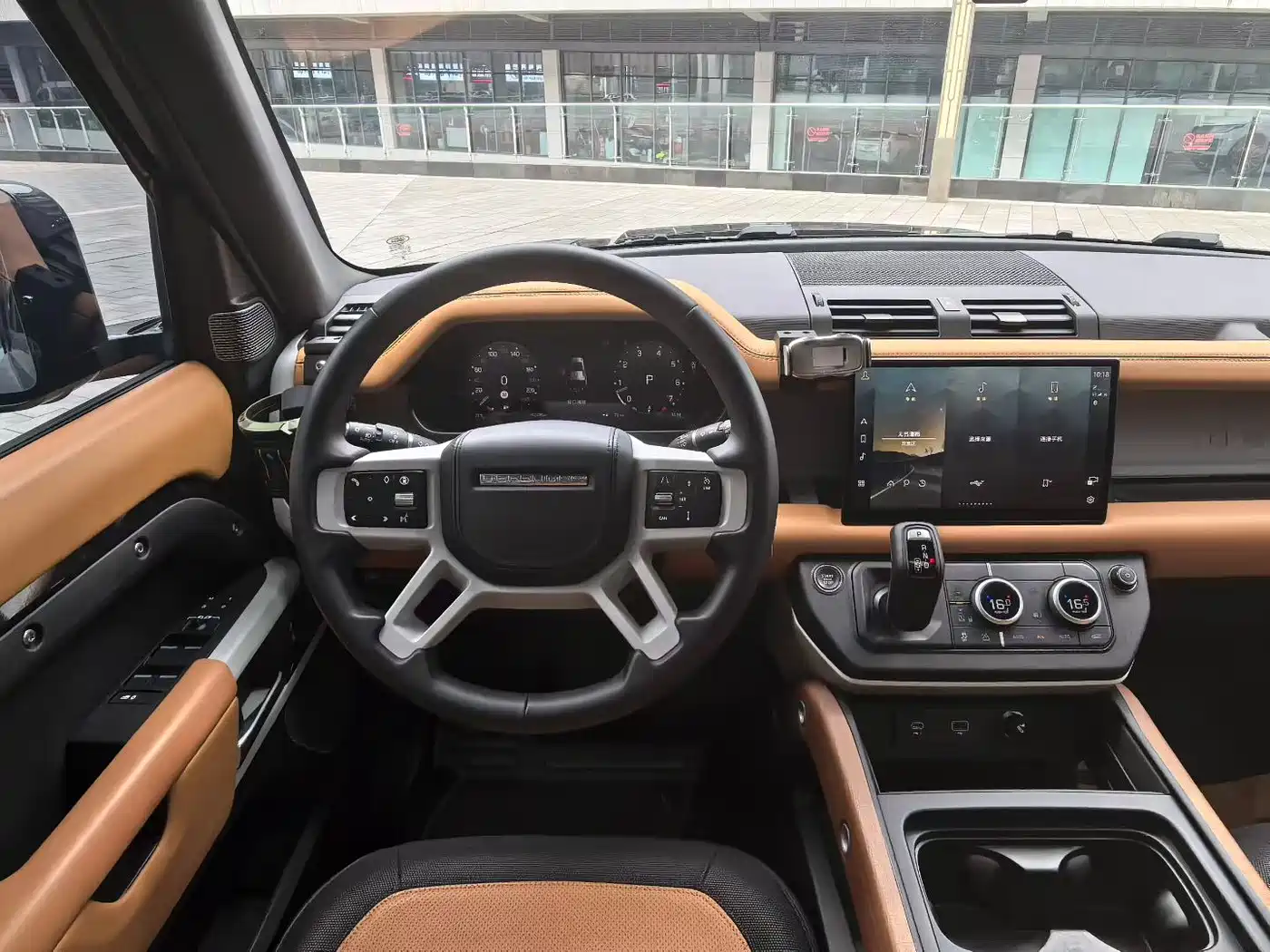 Land Rover Defender 2024 110 3.0T P400 X-DYNAMIC HSE фото 4