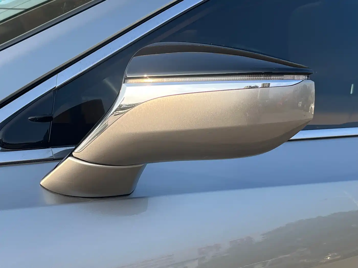 Lexus ES 2022 300h Ultimate Edition фото 23