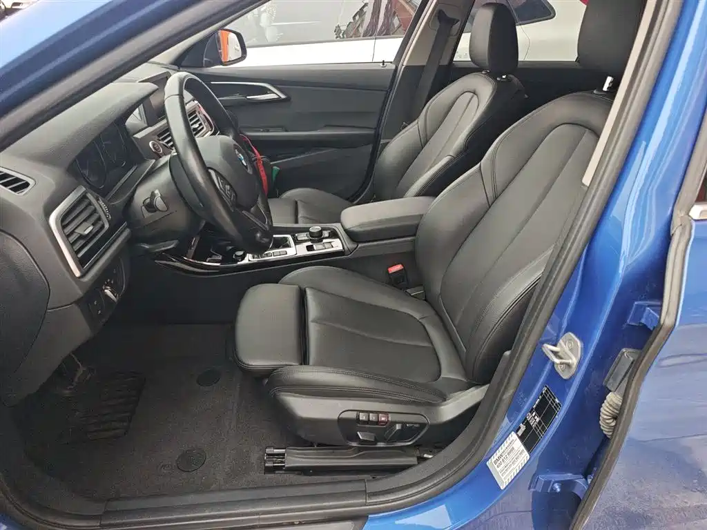 BMW 1 Series 2018 Facelift 118i Sport фото 15