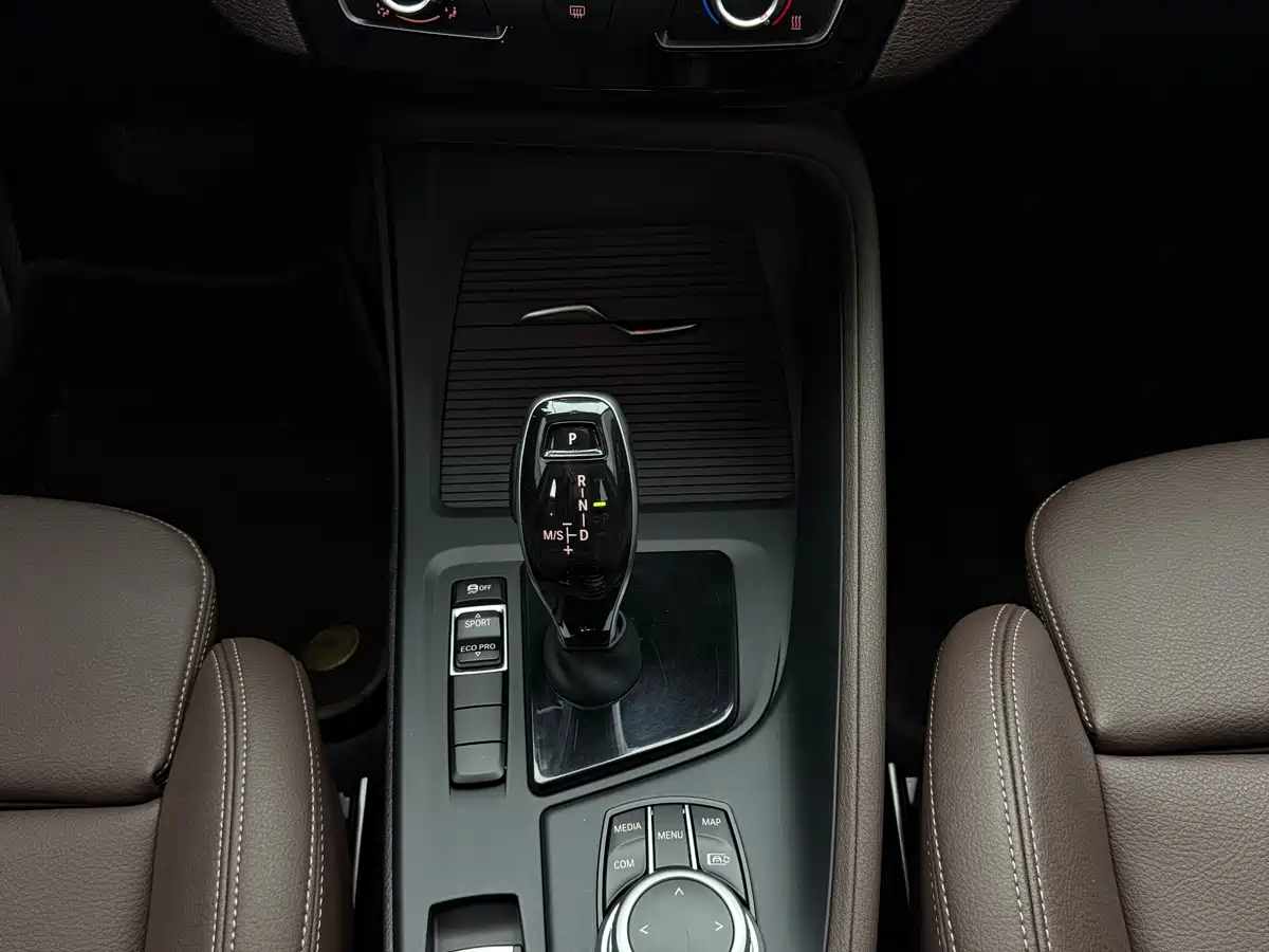 BMW X1 2022 sDrive20Li Fashion фото 11