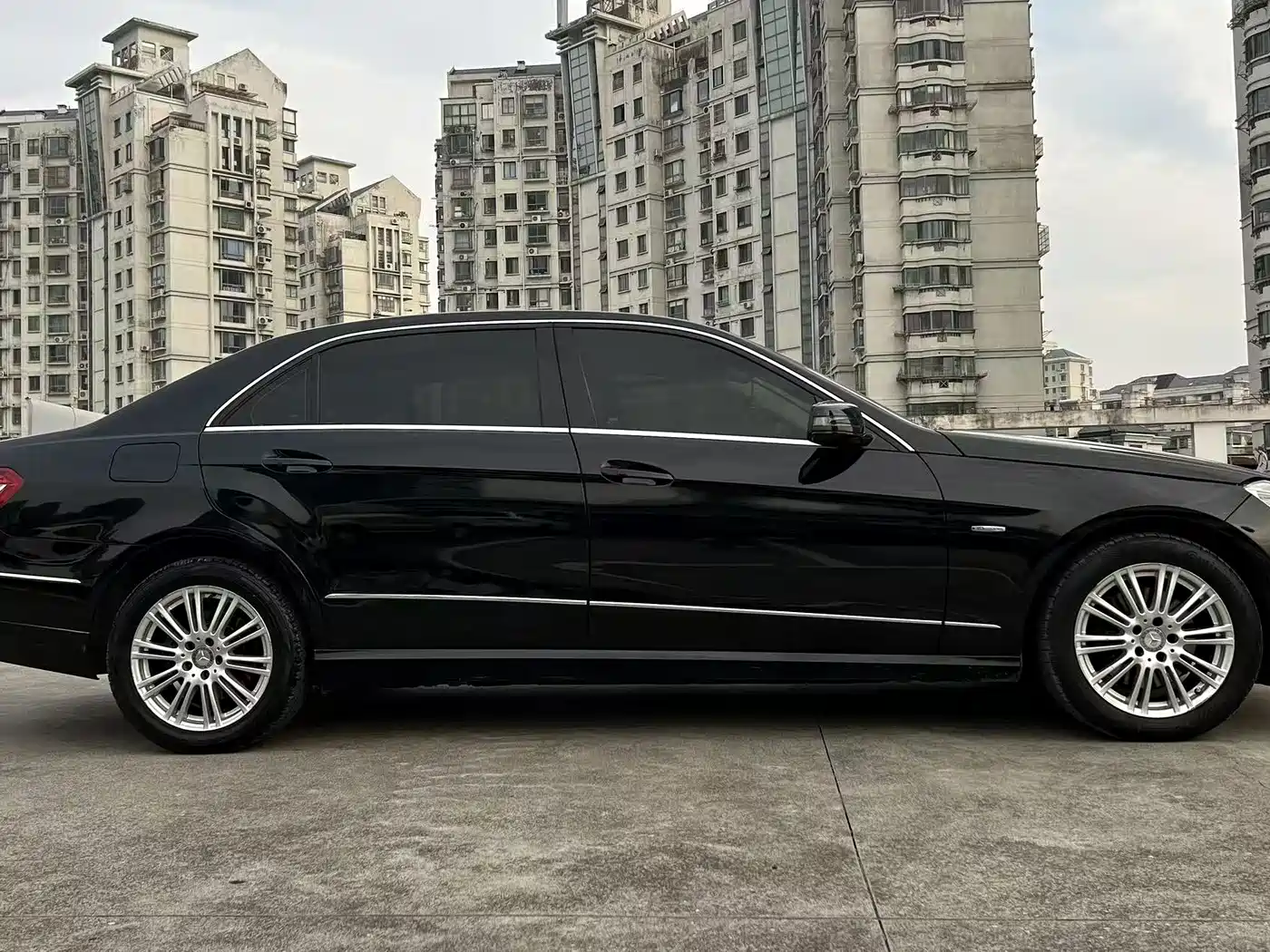 Mercedes-Benz E-Class 2011 E 260 L CGI Fashion фото 12