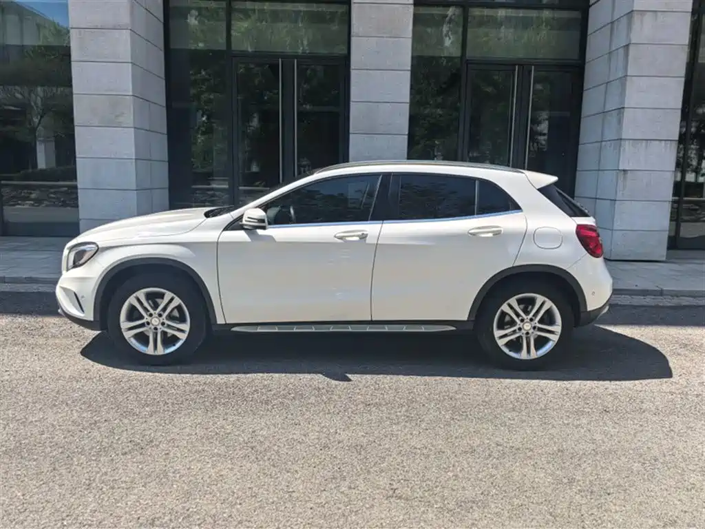 Mercedes-Benz GLA 2016 GLA 200 Dynamic фото 7