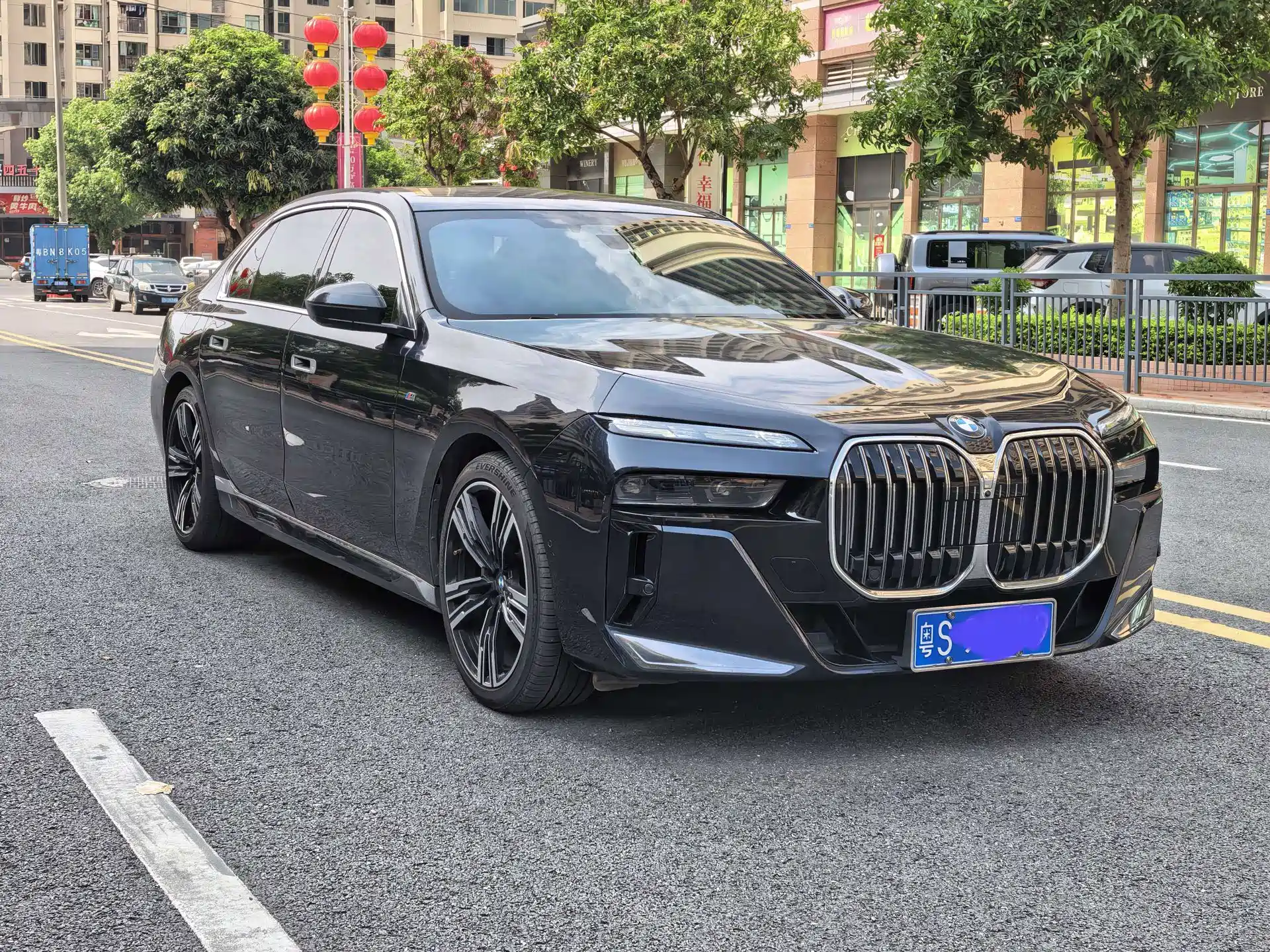 Фото 3 - BMW 7 Series
