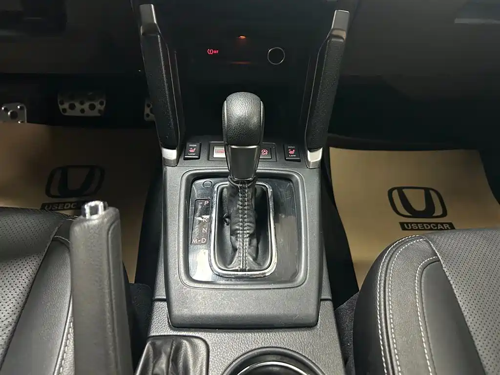 Subaru Forester 2016 2.5i Prestige Navigation Edition фото 16