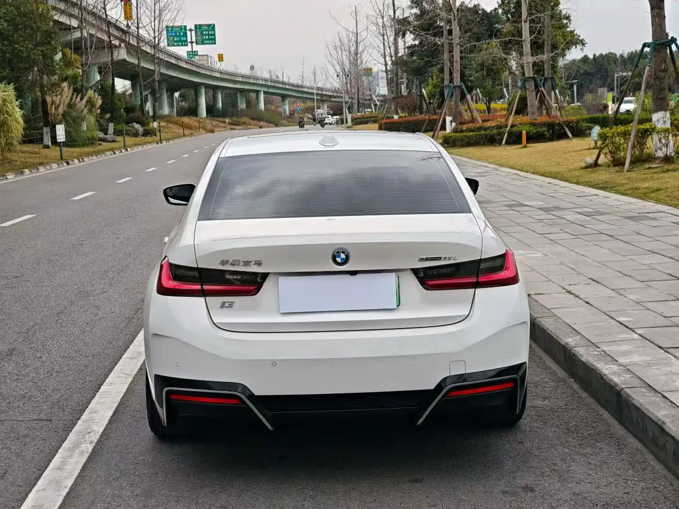 BMW i3 2022 eDrive 35 L фото 8