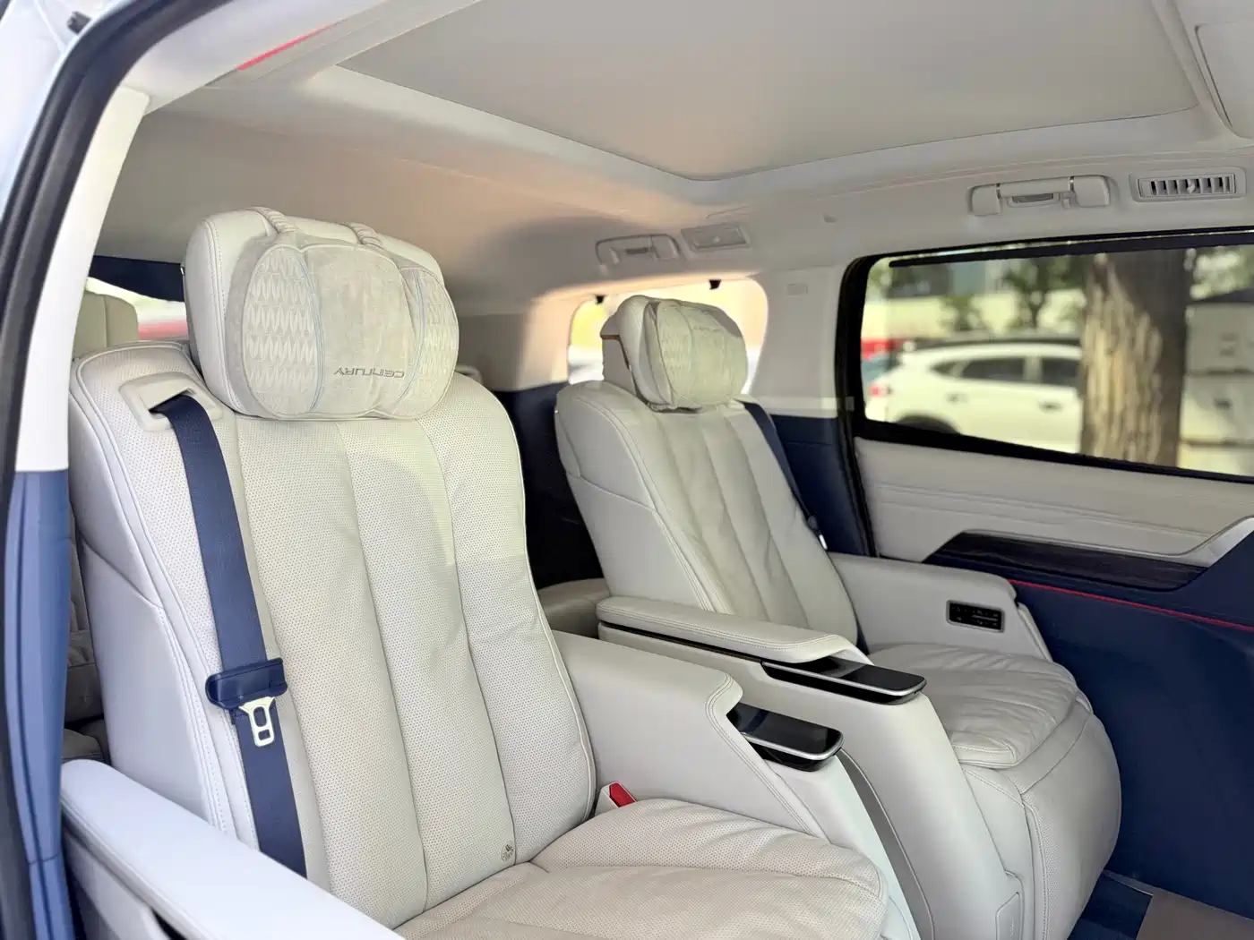Buick Century 2025 2.0T 7-Seater World Edition фото 18