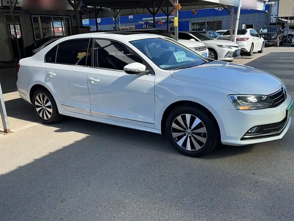 Volkswagen Sagitar 2017 1.6L Automatic Comfort фото 19