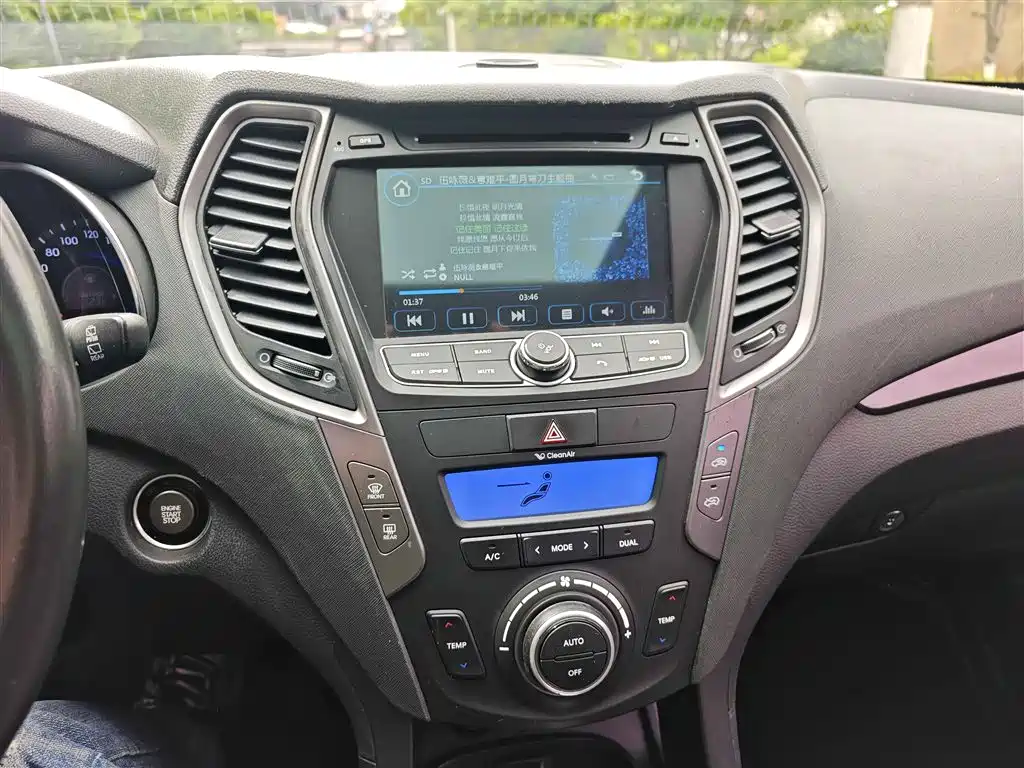 Hyundai Santa Fe 2013 Model 2.4L Automatic 2WD Smart фото 19
