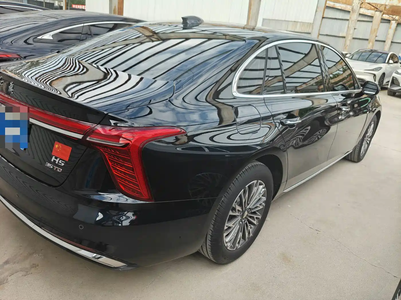 Hongqi H5 2024 1.5T DCT Smart Connect Flag Rhythm Edition фото 7