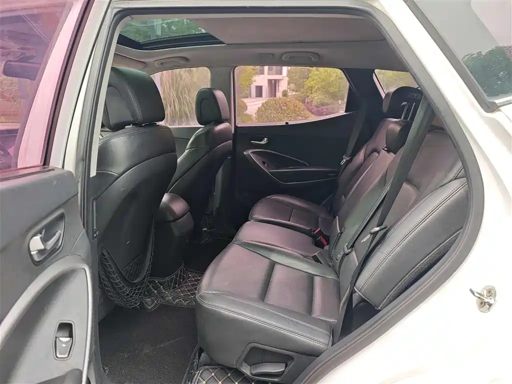 Hyundai Santa Fe 2013 Model 2.4L Automatic 2WD Smart фото 6