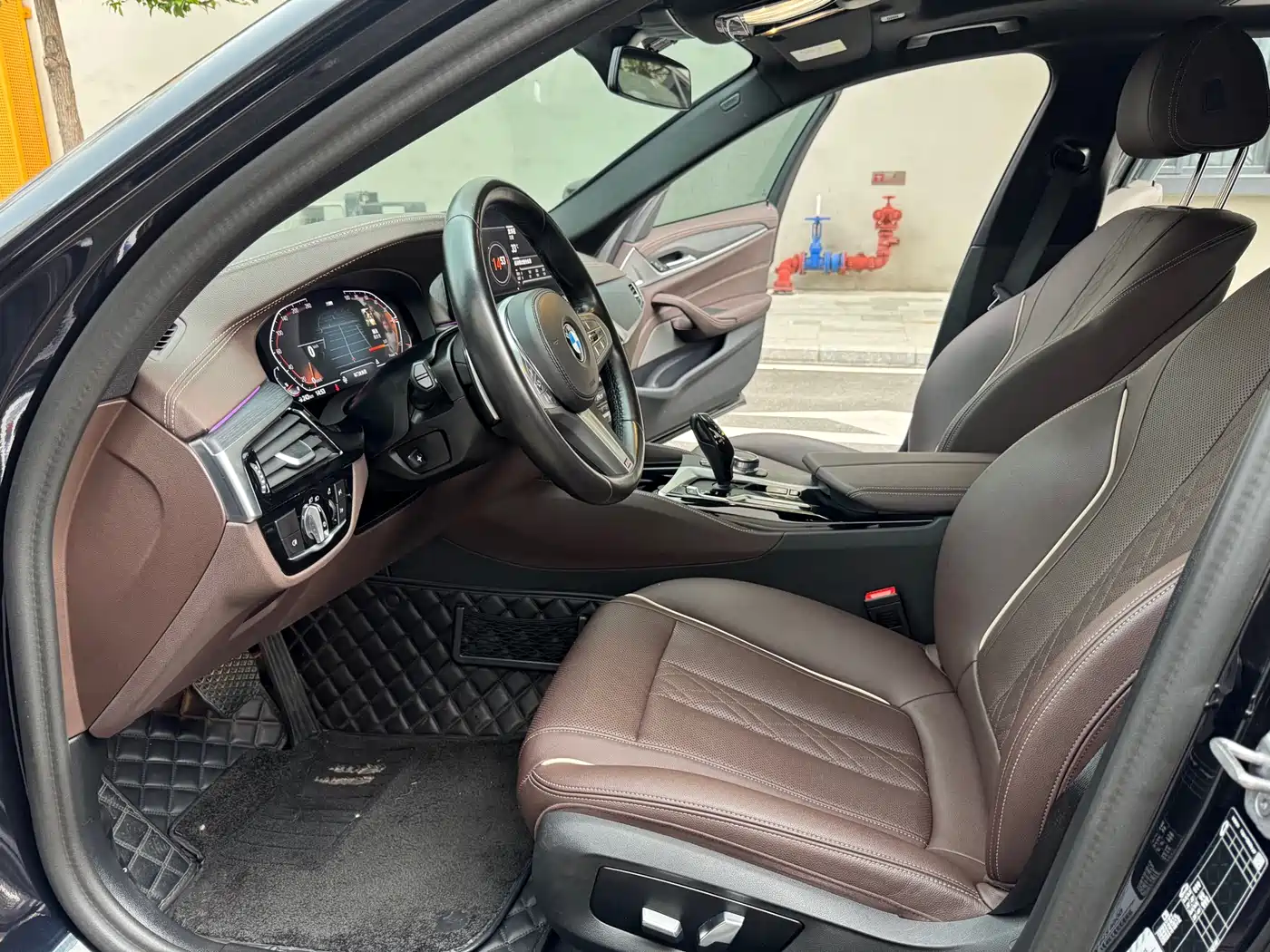 BMW 5 Series 2023 530Li Leading M Sport Package фото 7