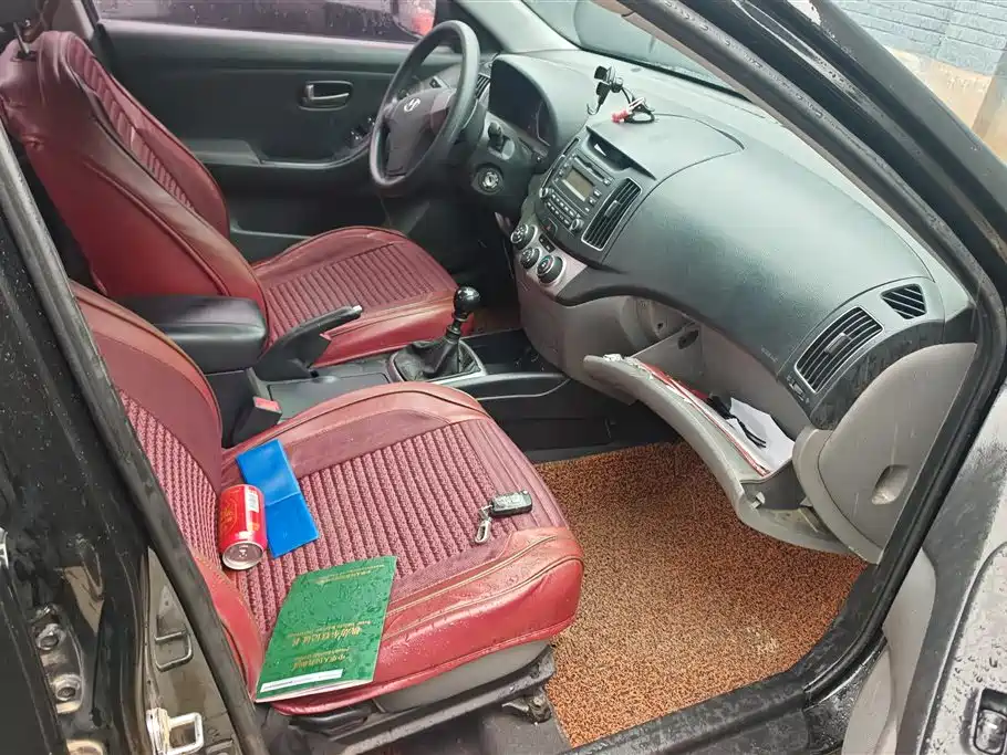 Hyundai Elantra 2011 1.6L Manual Comfort фото 8