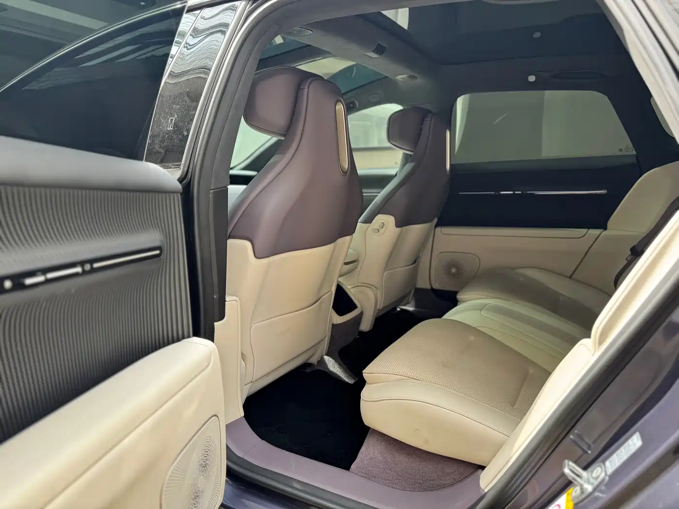 Photo 7 - Avatr 12