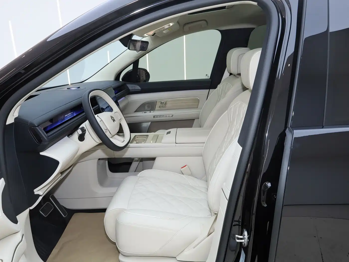 NIO ES8 2026 2025 Model 6-Seat Executive Luxury Edition