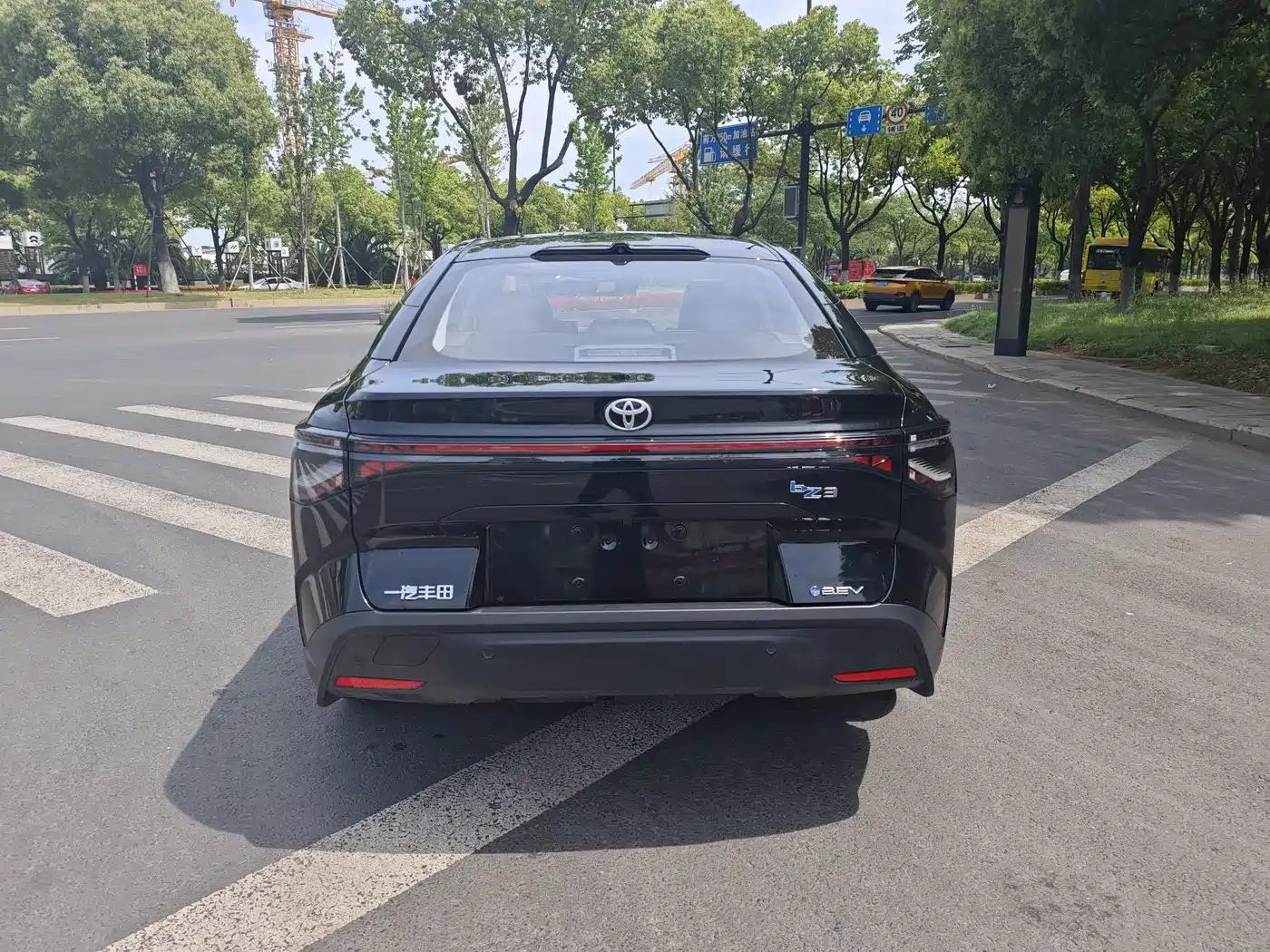 Toyota bZ3 2024 616km Long Range Premium фото 8