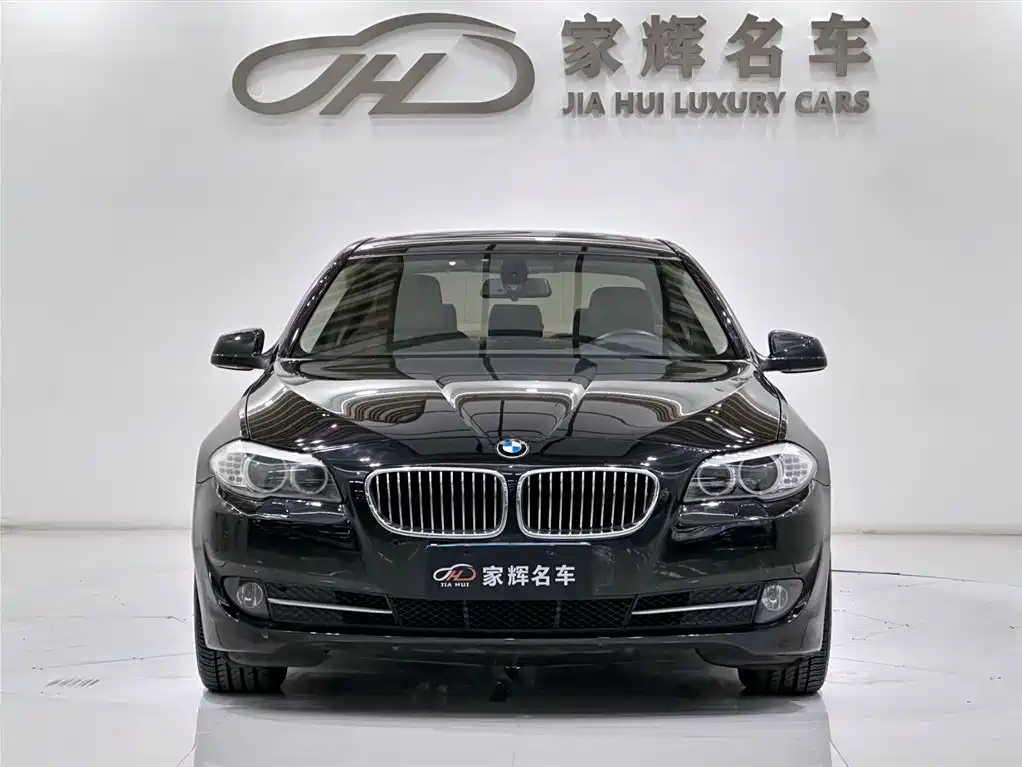 BMW 5 Series 2012 523Li Luxury фото 2