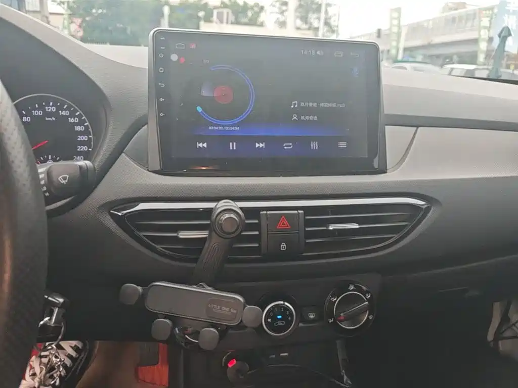 Hyundai Elantra 2018 1.6L Automatic Pleasing Edition GL China VI фото 9