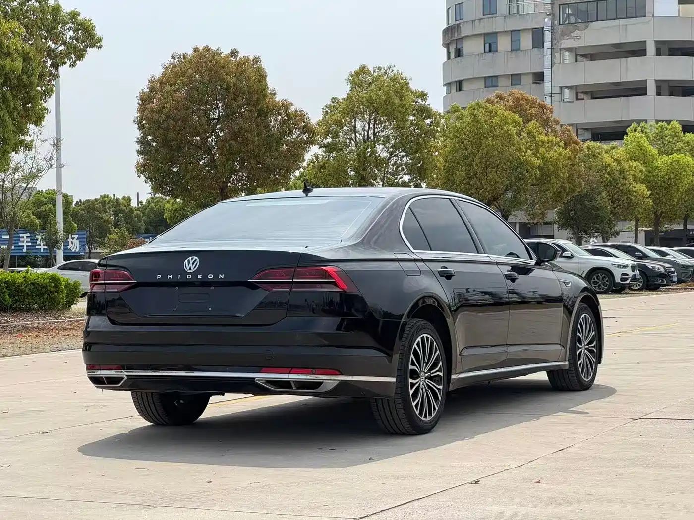 Volkswagen Phideon 2018 Facelift 380TSI FWD Business фото 8
