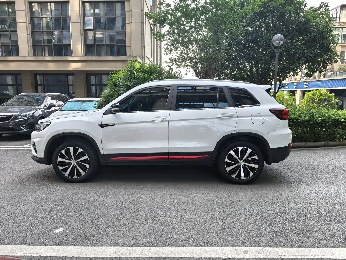 CHANGAN CS75