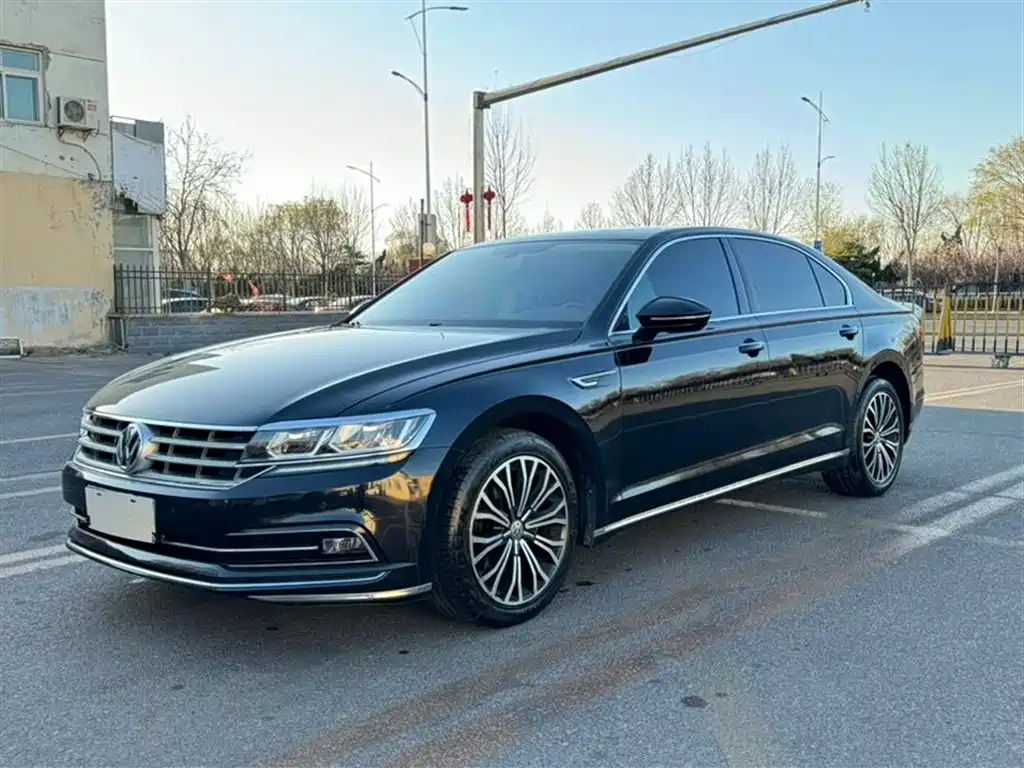 Volkswagen Phideon 2018 Facelift 380TSI FWD Business фото 2