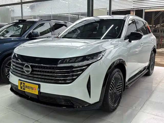 nissan exploring-the-land