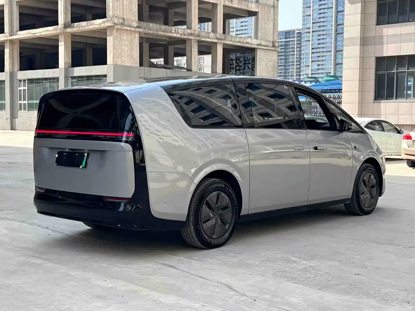 Li Auto MEGA 2025 Model Home Family Special Edition фото 7
