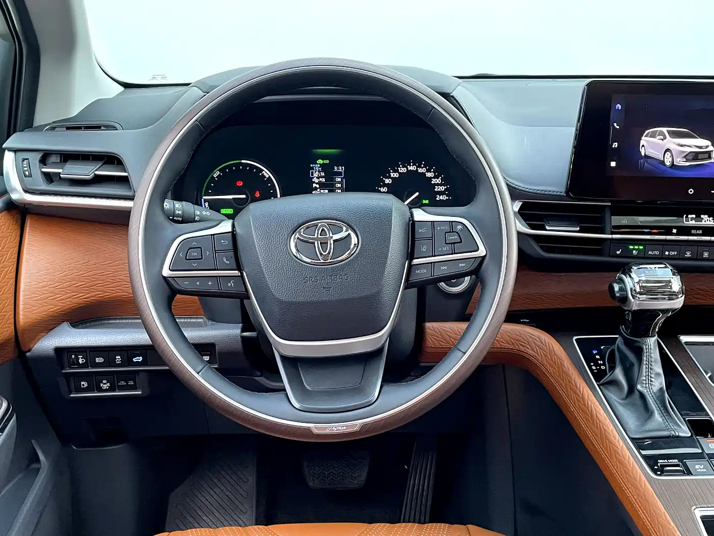 Toyota Sienna 2024 2.5L Hybrid Comfort Edition фото 12