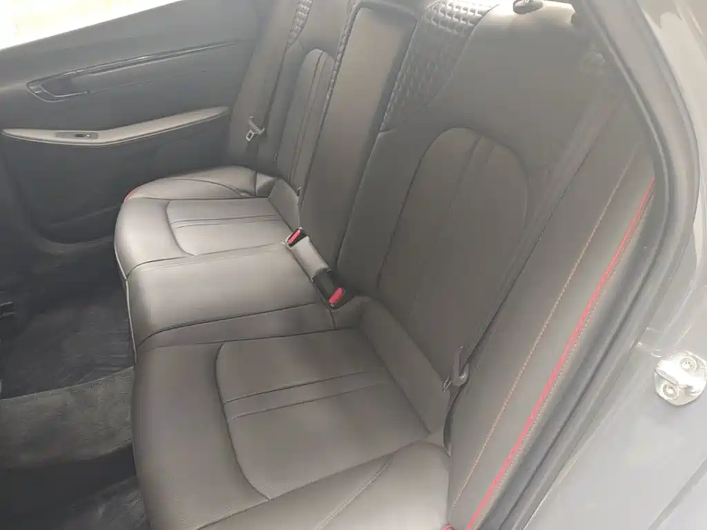Photo 17 - Hyundai Sonata