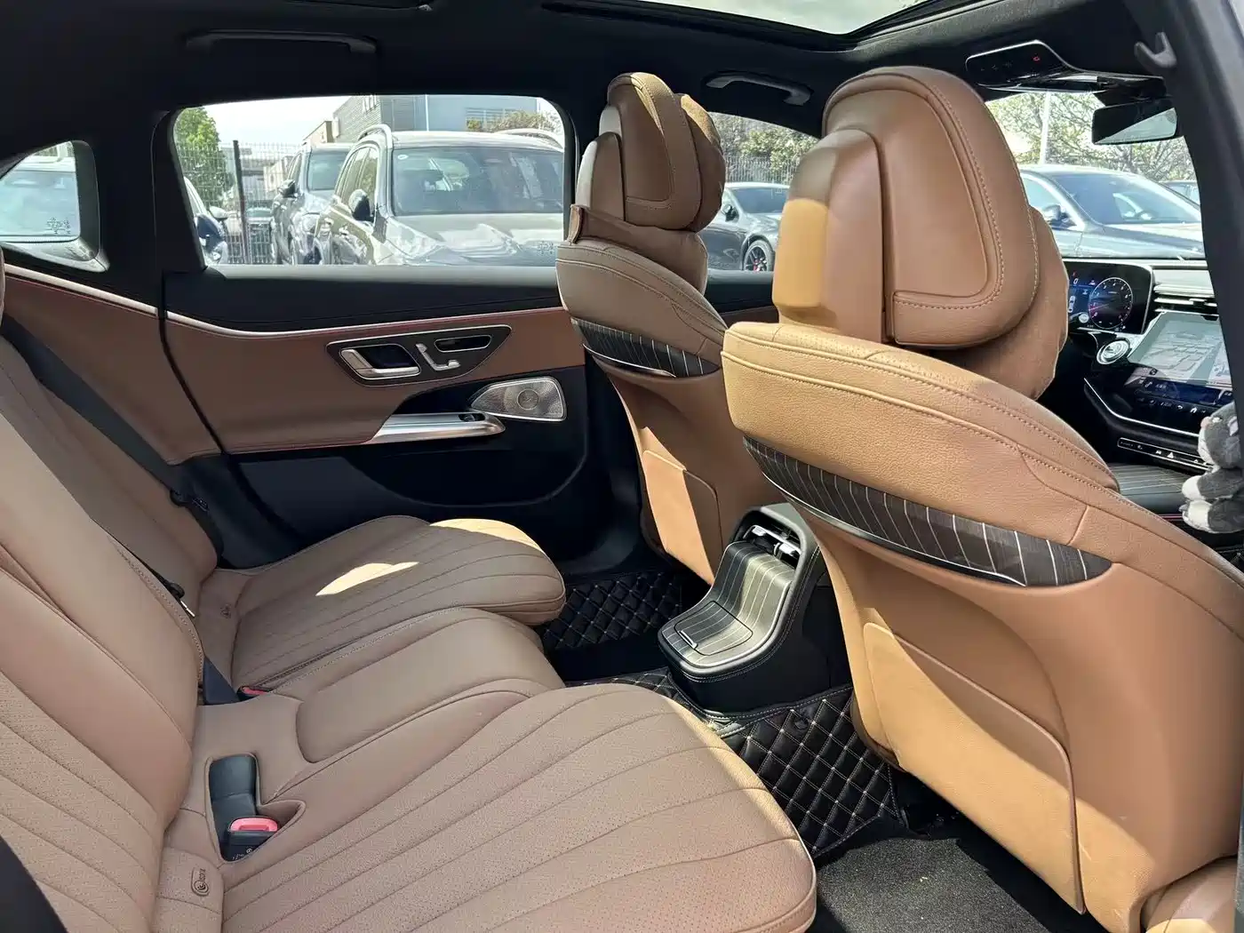 Mercedes-Benz E-Class 2024 Model E 300 L Luxury фото 13