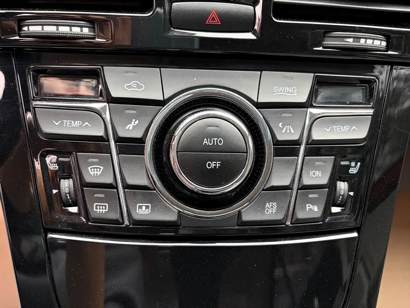 Hongqi H7 2015