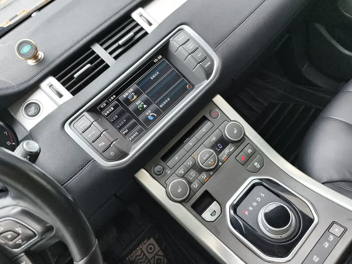 Land Rover Range Rover Evoque 2015 2.0T 5-Door Intelligent Edition фото 8