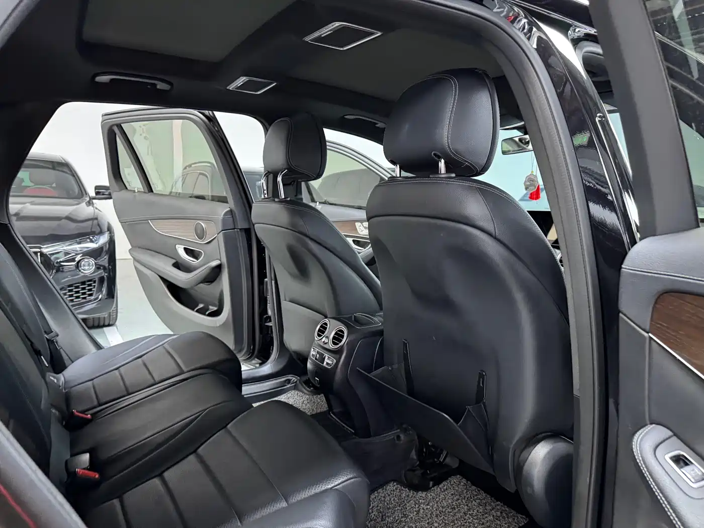 Mercedes-Benz GLC 2022 Model GLC 260 L 4MATIC Luxury Edition фото 13