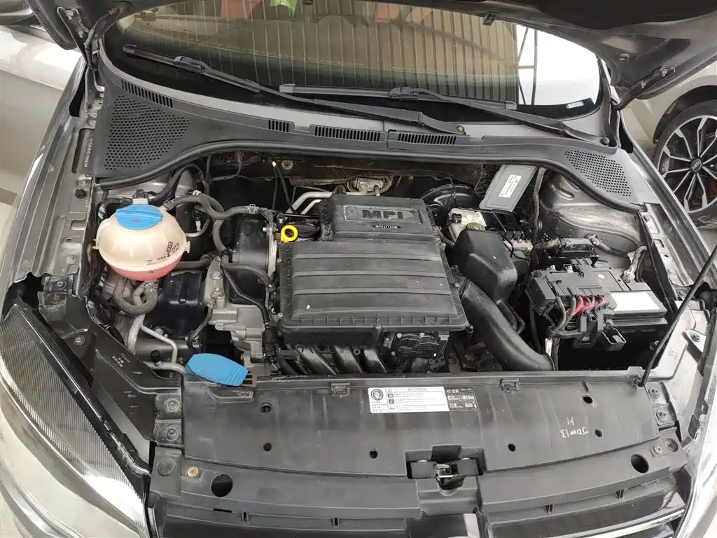 Volkswagen Jetta 2013 1.6L Automatic Comfort фото 16